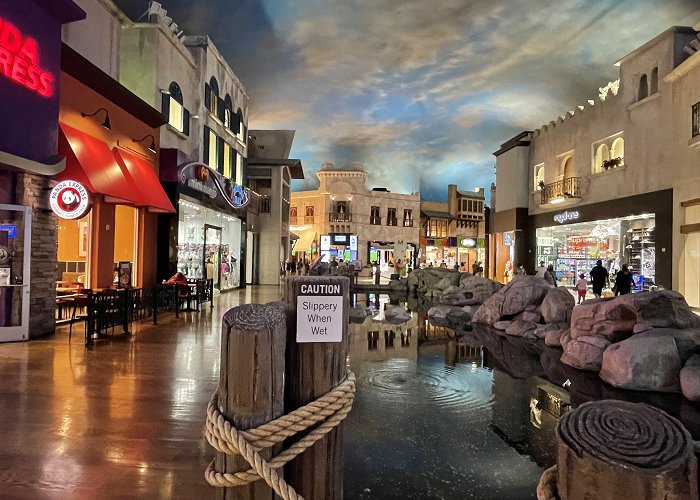 Miracle Mile Shops at Planet Hollywood photo