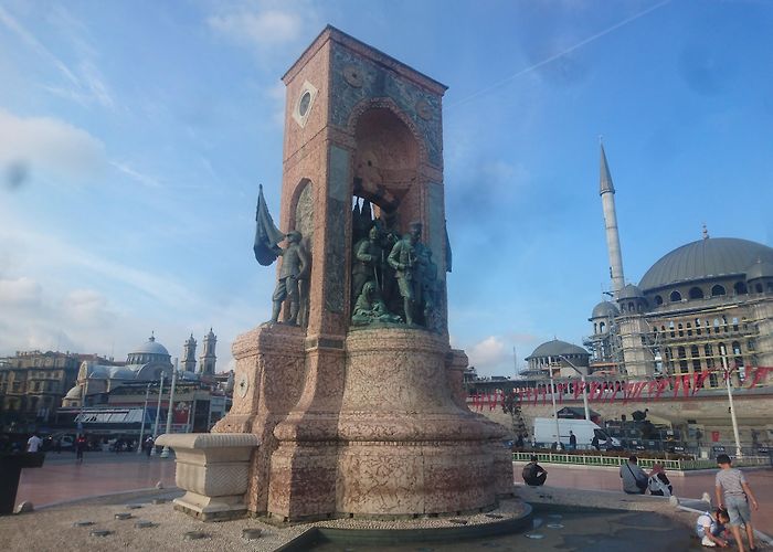 Taksim Square photo