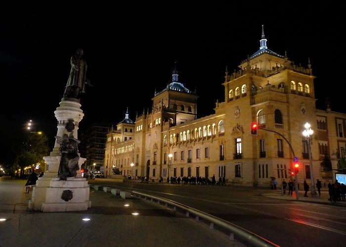 Palacio de las Cortes photo