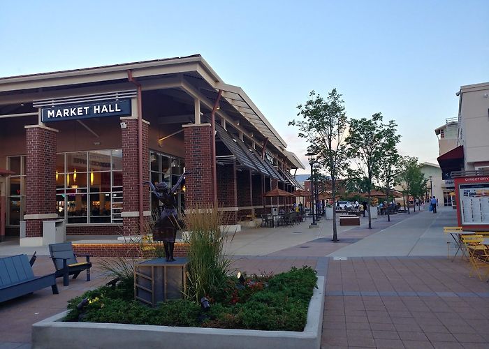 Chicago Premium Outlets photo