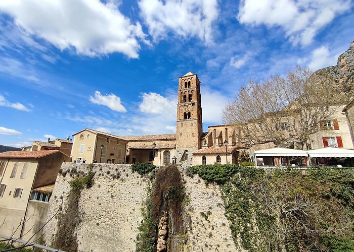 Moustiers-Sainte-Marie photo