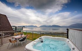 Loch Linnhe Waterfront Lodges With Hot Tubs Glencoe Exterior photo