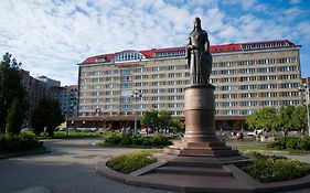 Rizhskaya Hotel Pskov Exterior photo