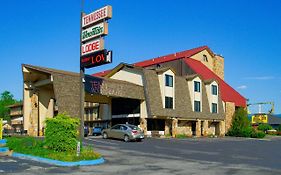 Tennessee Mountain Lodge, Riverside By Oyo Pigeon Forge Exterior photo