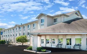 Baymont By Wyndham Rolla Hotel Exterior photo