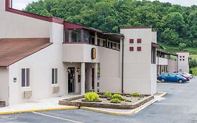 Super 8 By Wyndham Bridgeport/Clarksburg Area Hotel Exterior photo