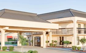 Days Inn By Wyndham Greenville Ms Exterior photo