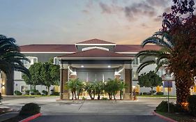 La Quinta By Wyndham Visalia/Sequoia Gateway Hotel Exterior photo