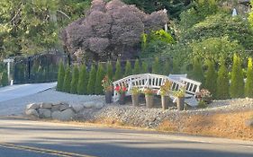 Garden Bridge House Villa Sechelt Exterior photo