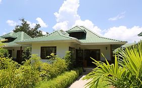 Le Surmer Self Catering Chalets Đảo Đảo La Digue Exterior photo