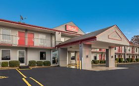 Red Roof Inn & Suites Jackson, Tn Exterior photo