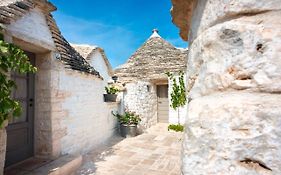 Trulli Holiday Albergo Diffuso Alberobello Exterior photo