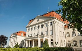 Austria Trend Hotel Schloss Wilhelminenberg Wien Exterior photo