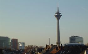 Hotel Petersburg Superior Dusseldorf Exterior photo