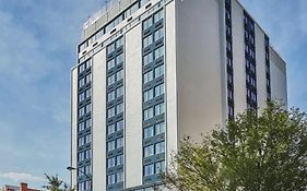 Graduate By Hilton Richmond Hotel Exterior photo