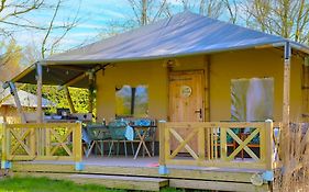 Glamping Safarilodge 'Grutte Fiif' Met Airco, Extra Keuken Op Veranda En Prive Achtertuin Grou Exterior photo