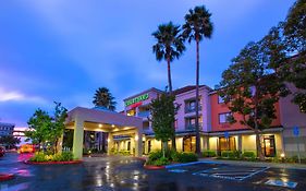 Courtyard By Marriott Oakland Airport Hotel Exterior photo