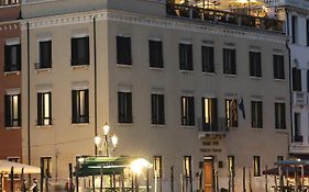 H10 Palazzo Canova Hotel Venice Exterior photo