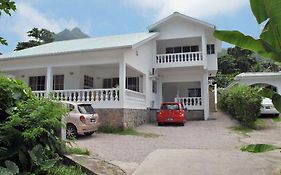 Rowsvilla Guest House Vịnh Beau Vallon Exterior photo