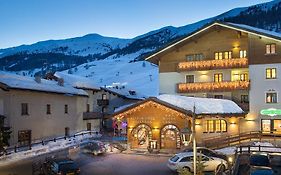 Hotel Cervo Livigno Exterior photo