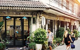 Here Hostel Bangkok Exterior photo