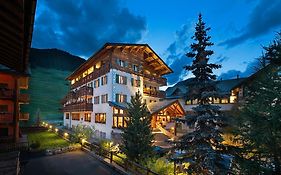 Hotel Posta Livigno Exterior photo