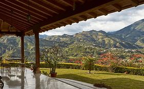 Villa Beatriz Lodge LàngLàngVilcabamba Exterior photo