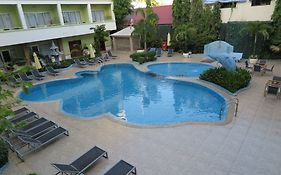 Yolanda Hotel Sihanoukville Exterior photo