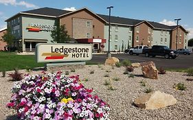 Ledgestone Hotel Vernal Exterior photo