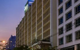 The Tawana Bangkok Hotel Exterior photo