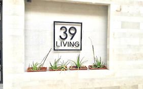 39 Living Apartment Bangkok Exterior photo