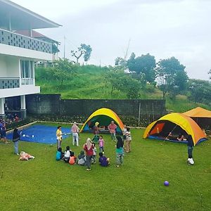 Neo Akshaya Vila And Camping Ground Hotel Bogor Exterior photo