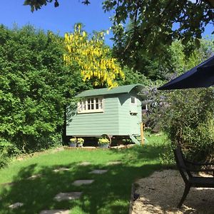 Cherryberry Lodges Abergavenny Room photo