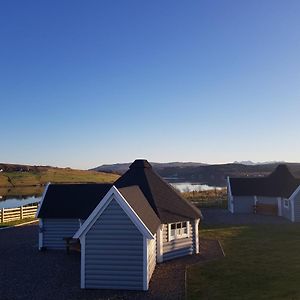 Skye Cabins Skeabost Exterior photo