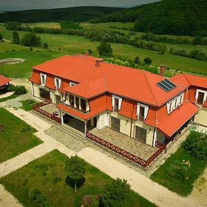 Saciova Hills Bed & Breakfast Exterior photo