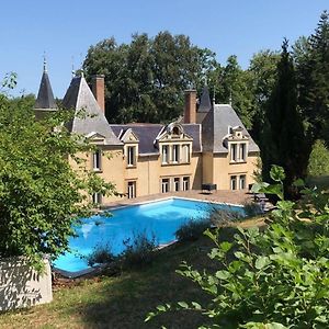 Chateau De Bonnevaux Bed & Breakfast Villeneuve-de-Marc Exterior photo