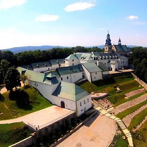 Karczowka Klasztor Bed & Breakfast Kielce Exterior photo