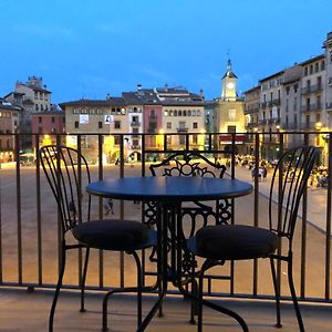 Apartaments Vicus 3 Con Vistas A La Plaza Mayor De Vic Exterior photo