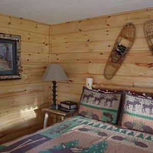 Rowe'S Adirondack Cabins Of Schroon Lake Exterior photo