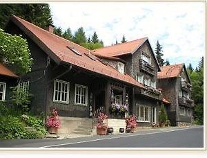 Rhoenhaeuschen Ug Hotel Bischofsheim an der Rhoen Exterior photo