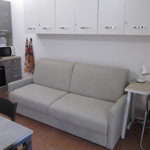 Appartamento Con Piscina In Lunigiana Arpiola Exterior photo