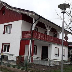 Gaestehaus Grenzenlos Hotel Aholfing Exterior photo