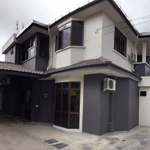 Homestay Muar Exterior photo