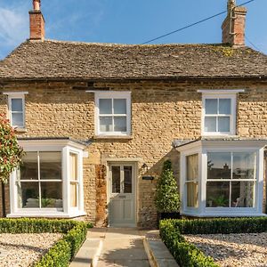 Tachbrook Villa Charlbury Exterior photo