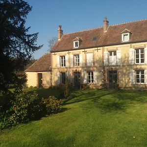 Presbytere De Bonsmoulins Bed & Breakfast Exterior photo