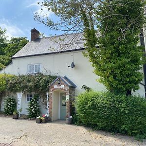 Heathcote House Bed & Breakfast Milborne Saint Andrew Exterior photo