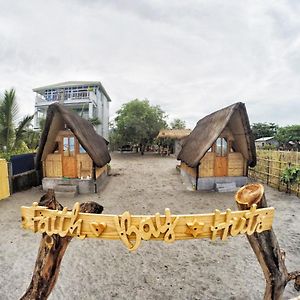 Beach Front Hut - Faith Bay Huts 1 Bed & Breakfast Camiling Exterior photo