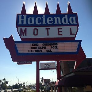 Hacienda Motel Yuma Exterior photo