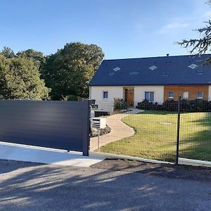 Chambre D'Hotes Les Hortensias Bed & Breakfast Saint-Jean-la-Poterie Exterior photo