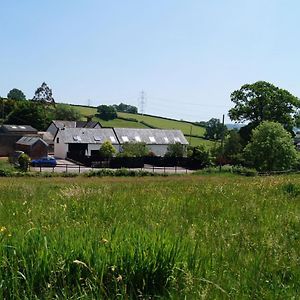 Lower Curscombe Barn - Beautiful 400-Year-Old Threshing Barn. Pet-Friendly. Buckerell Exterior photo